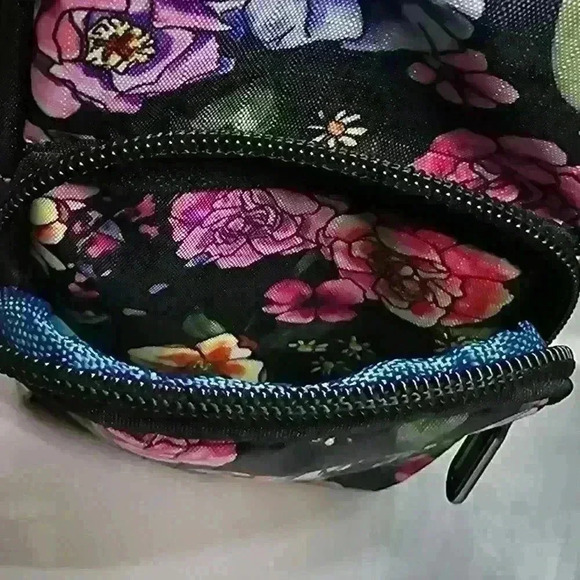 NWOT Floral Crossbody Phone Purse - Picture 4 of 6